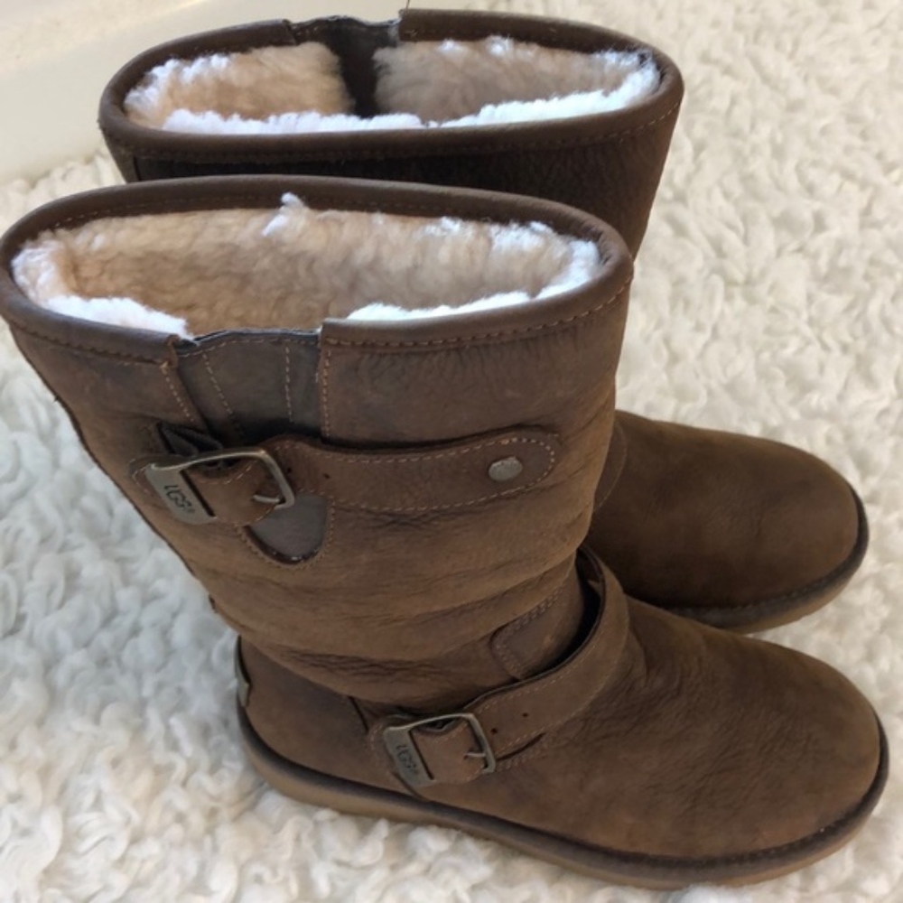 UGG Sutter Boot - Picture 2 of 5